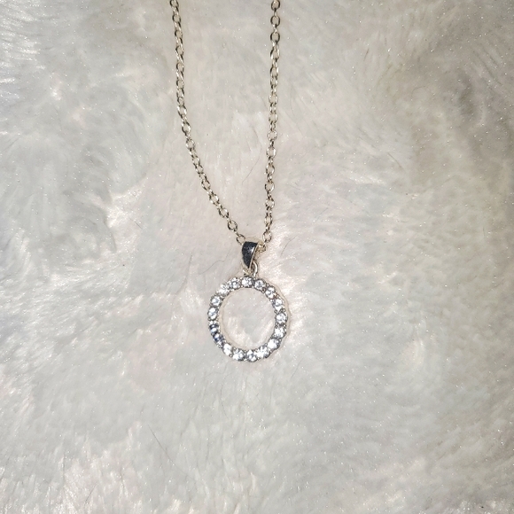 CZ Silver tone circle pendant with chain - Picture 2 of 2